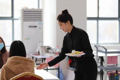 2021年河南省高等职业教育技能大赛(餐厅服务)赛项在我校成功举办